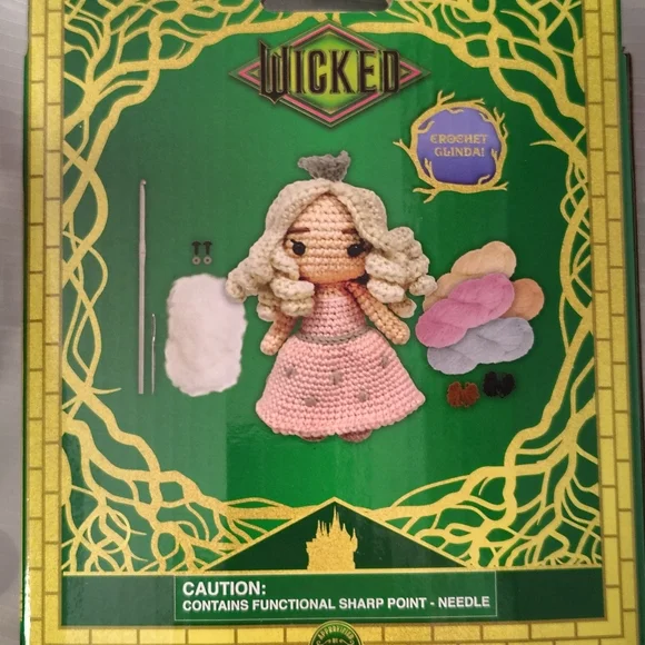 🪄Wicked Elphaba & Glinda Crochet Sets - Picture 4 of 7